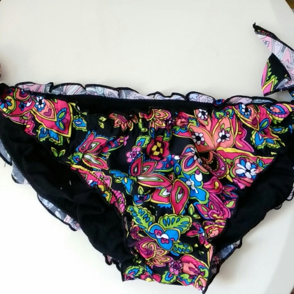 NWOT Victoria's Secret Bathing Suit Bottom - Picture 1 of 2